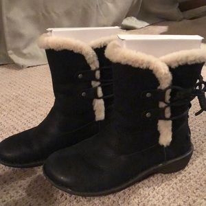 Woman’s black Ugg Akadia boots size 9